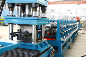 Guardrail Roll Forming Machine